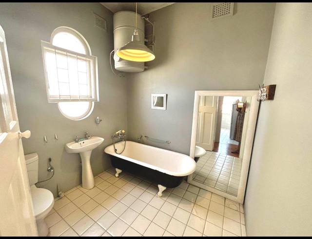 2 BEDROOM APARTMENT TO LET IN ESSENWOOD
